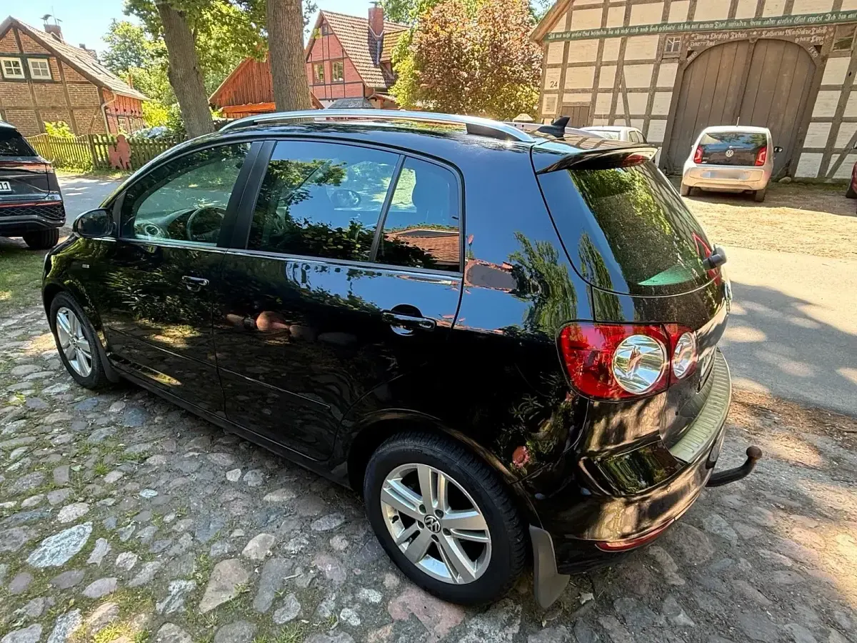 Gebraucht VW Golf VII Match 77 PS (56 kW) 2012 Schwarz Limousine