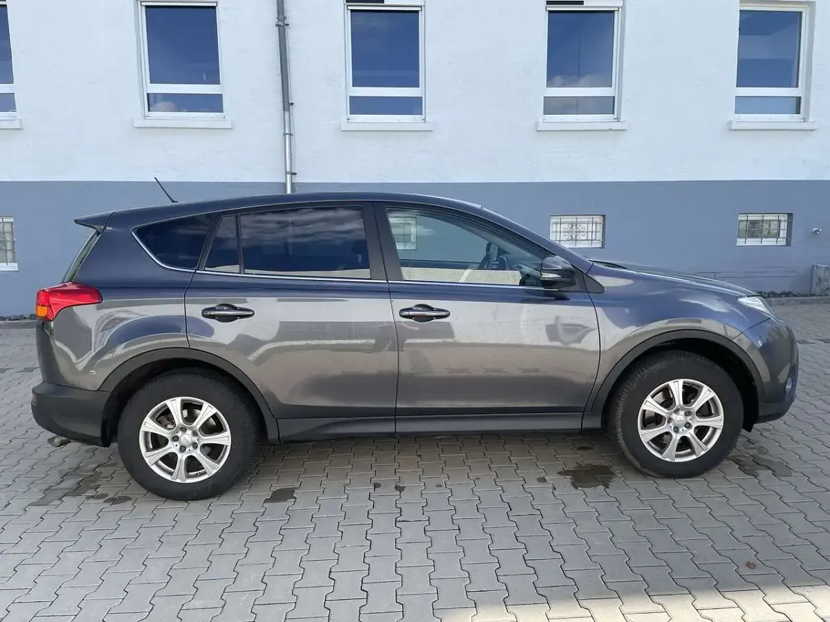 Gebraucht Toyota RAV4 Edition 150 PS (110 kW) 2013 Grau SUV