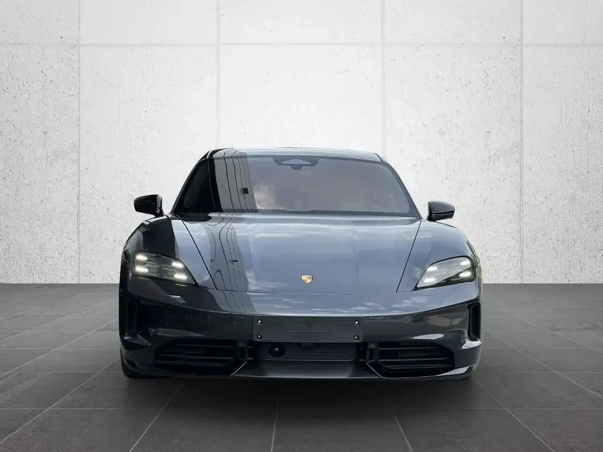 Neu Porsche Taycan Black Edition 319 kW (435 PS) 2026 Grau Limousine