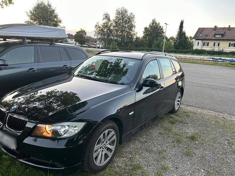 Schwarz Gebraucht 2007 BMW 318 Kombi | 2.500 € (Guter Preis) - Bild 1/4