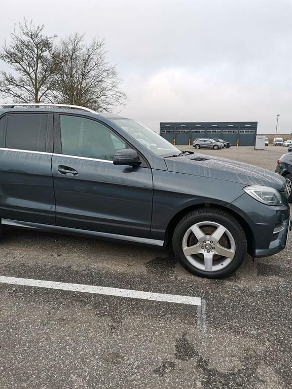 Gebraucht Mercedes ML350 258 PS (189 kW) 2015 Grau SUV