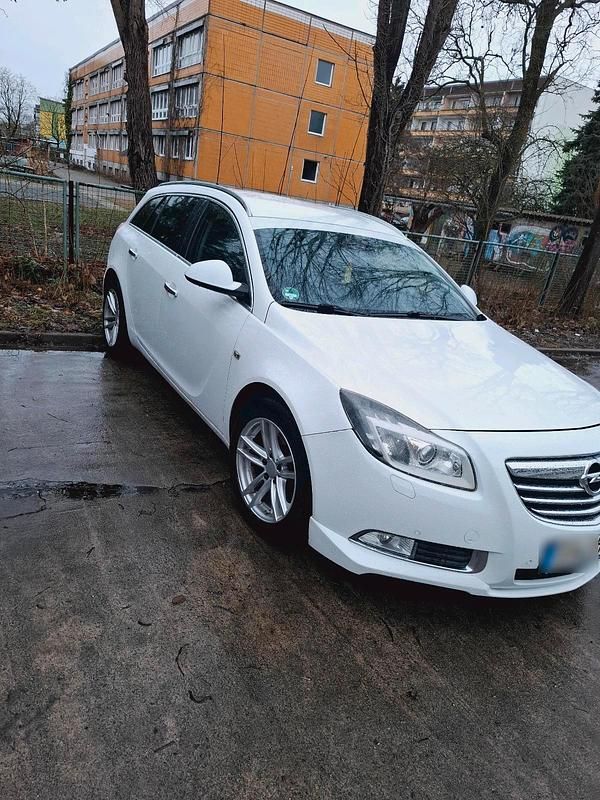 Gebraucht Opel Insignia 160 PS (117 kW) 2010 Weiß Kombi