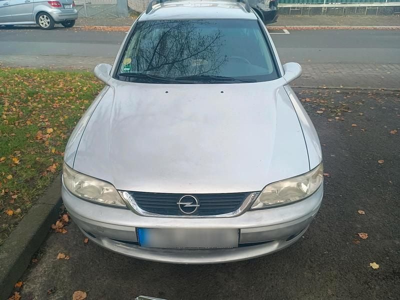 Gebraucht Opel Vectra 101 PS (74 kW) 2001 Silber Kombi