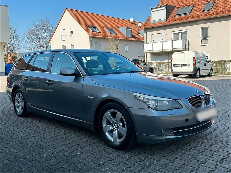 Gebraucht BMW 525 197 PS (144 kW) 2009 Grau Kombi