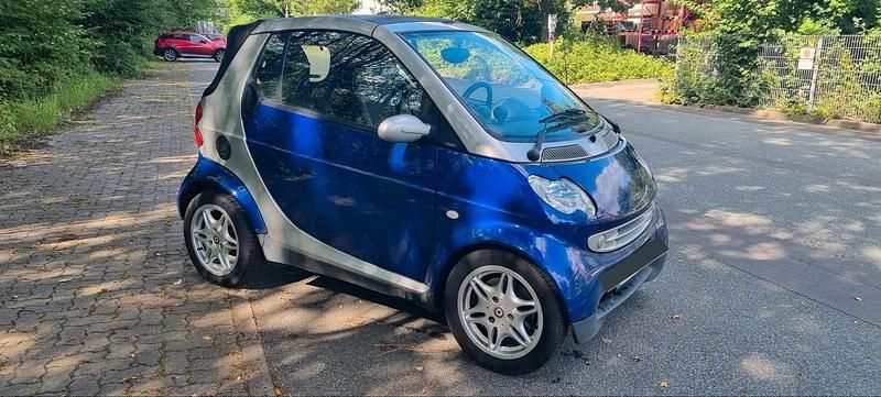 Blau Gebraucht 2002 Smart ForTwo Cabrio Cabrio | 2.200 € (Fairer Preis) - Bild 1/4