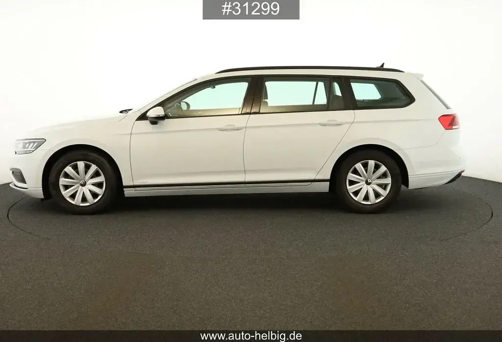 Gebraucht VW Passat 150 PS (110 kW) 2023 Weiß Kombi