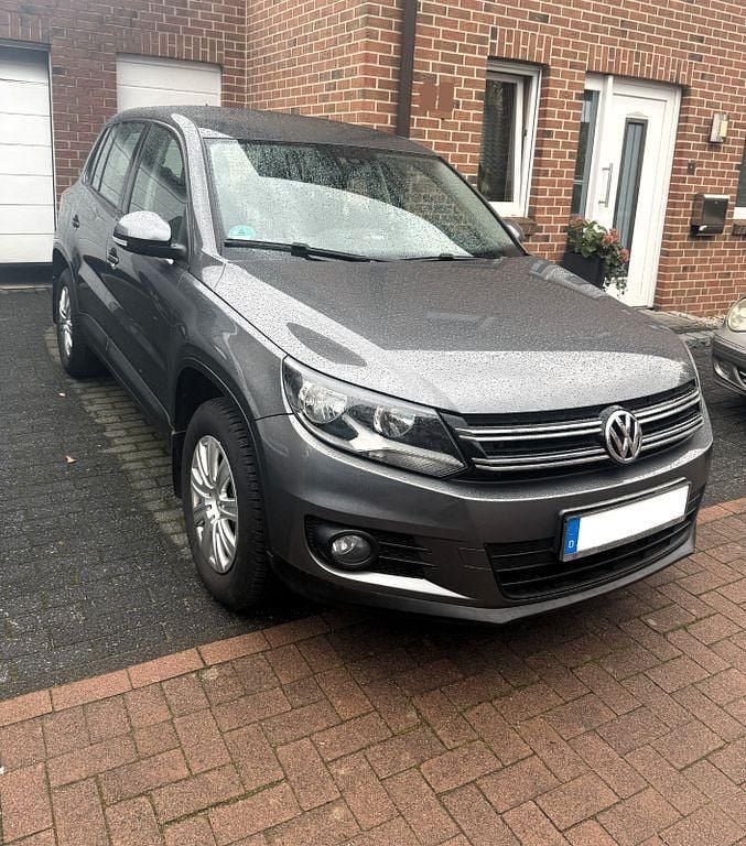 Grau Gebraucht 2012 VW Tiguan SUV | 7.600 € (Guter Preis) - Bild 1/4