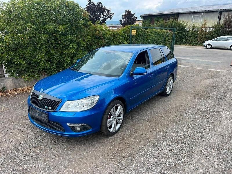 Blau Gebraucht 2010 Skoda Octavia RS Kombi | 3.999 € - Bild 1/4