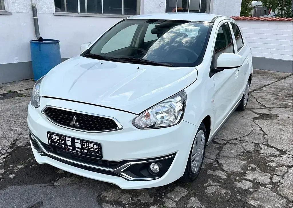Gebraucht Mitsubishi Space Star Active 71 PS (52 kW) 2019 Weiß Kleinwagen