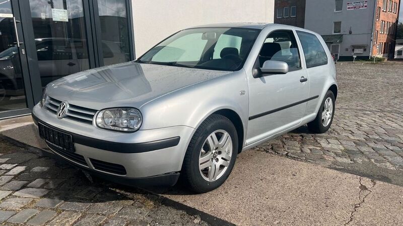 Silber Gebraucht 2001 VW Golf IV Comfortline Limousine | 1.990 € (Teuer) - Bild 1/4