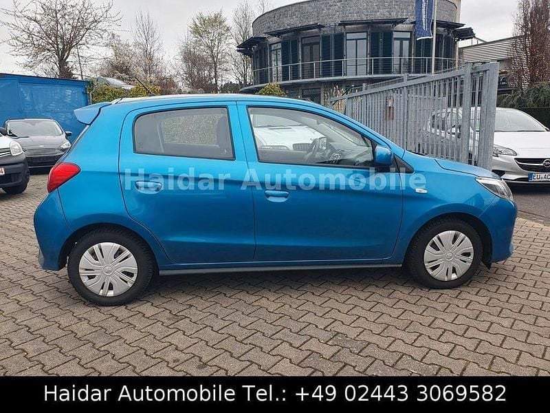Gebraucht Mitsubishi Space Star Basis 71 PS (52 kW) 2020 Blau Kleinwagen