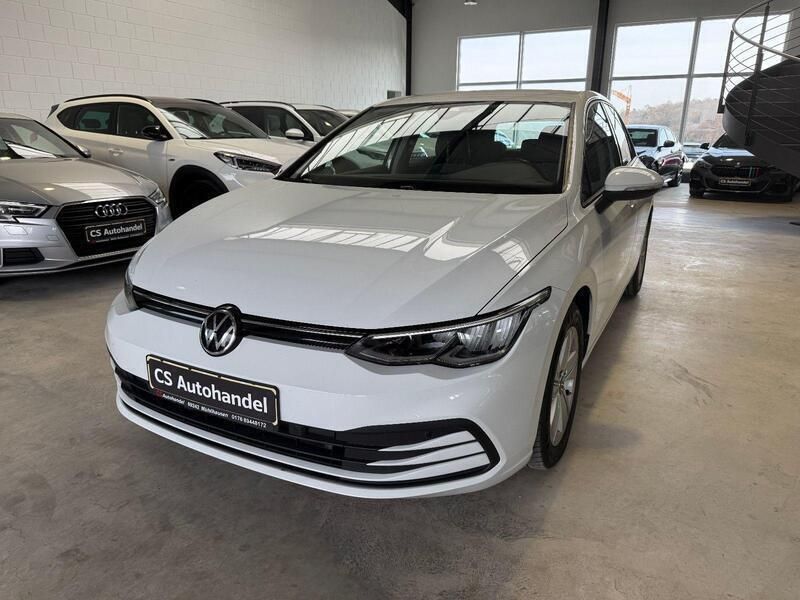 Weiß Gebraucht 2021 VW Golf VIII Limousine | 19.799 € (Etwas zu teuer) - Bild 1/4