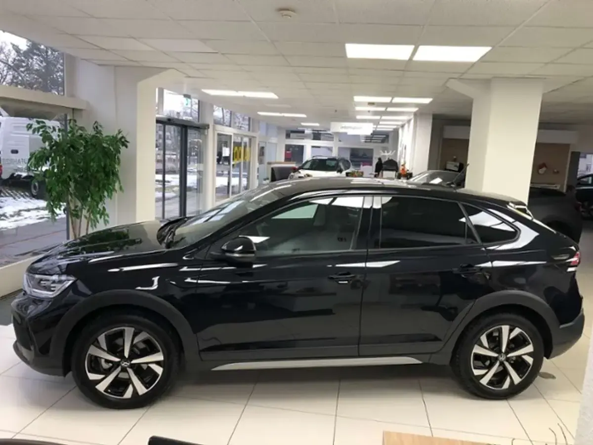 Gebraucht VW Taigo IQ Drive 110 PS (80 kW) 2023 Deep black perleffekt SUV