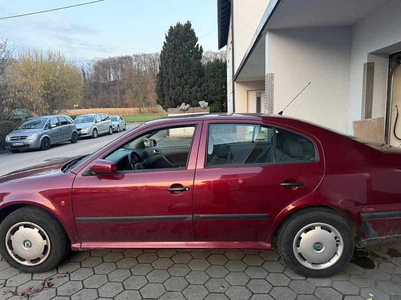 Gebraucht Skoda Octavia 101 PS (74 kW) 1997 Rot Limousine