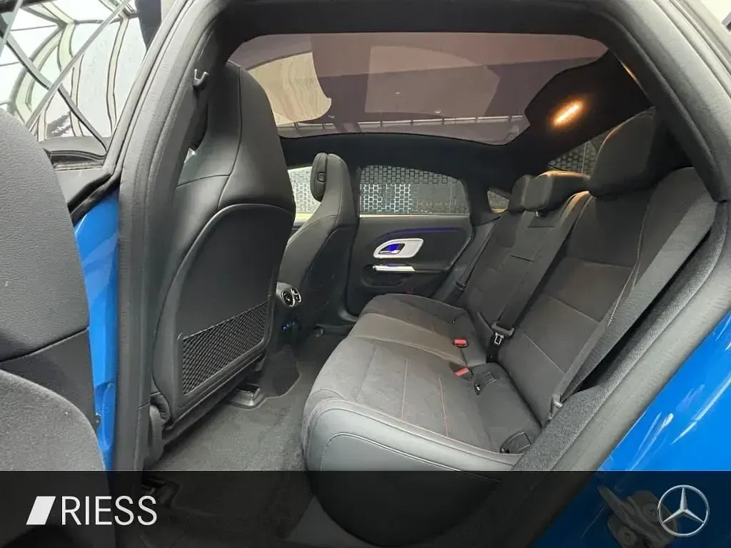 Gebraucht Mercedes 350 AMG 260 kW (354 PS) 2026 Metalliclack klarblau Limousine