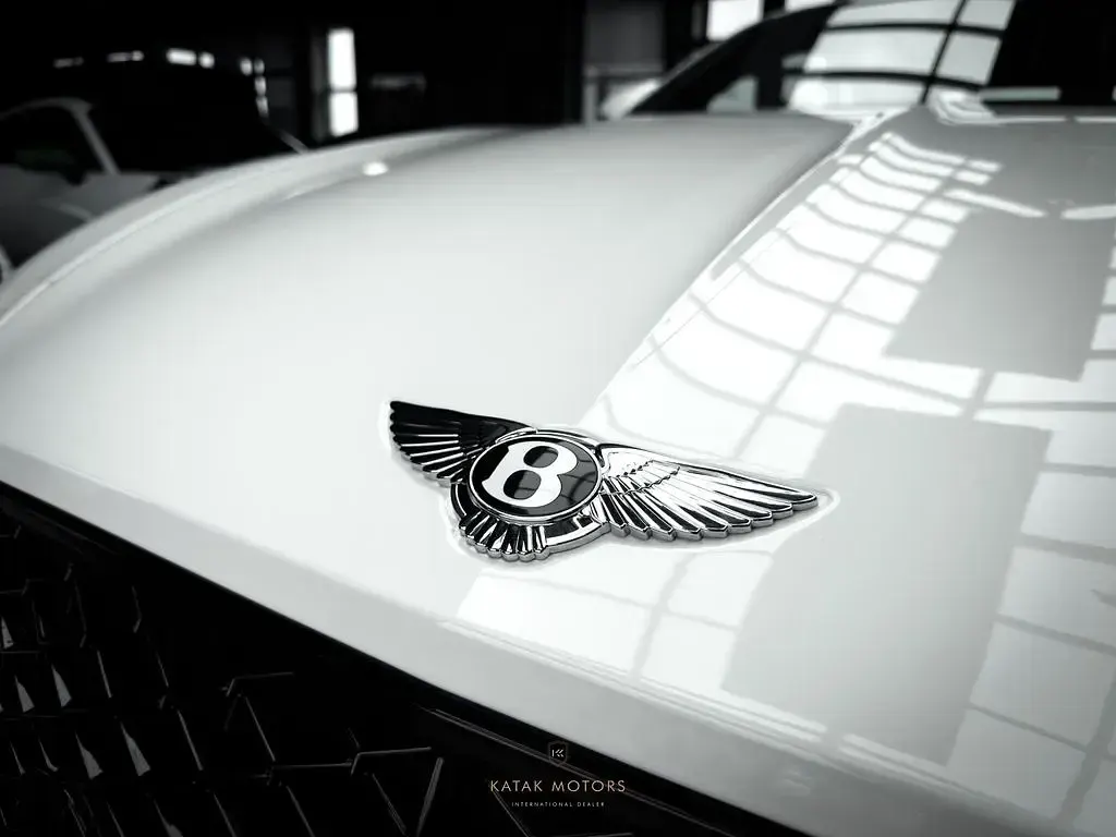 Neu Bentley Continental Mulliner 635 PS (467 kW) 2026 Weiß