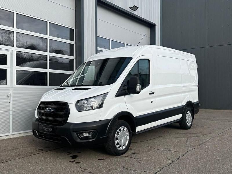 Gebraucht Ford Transit Trend 131 PS (96 kW) 2022 Weiß Van / Kleinbus