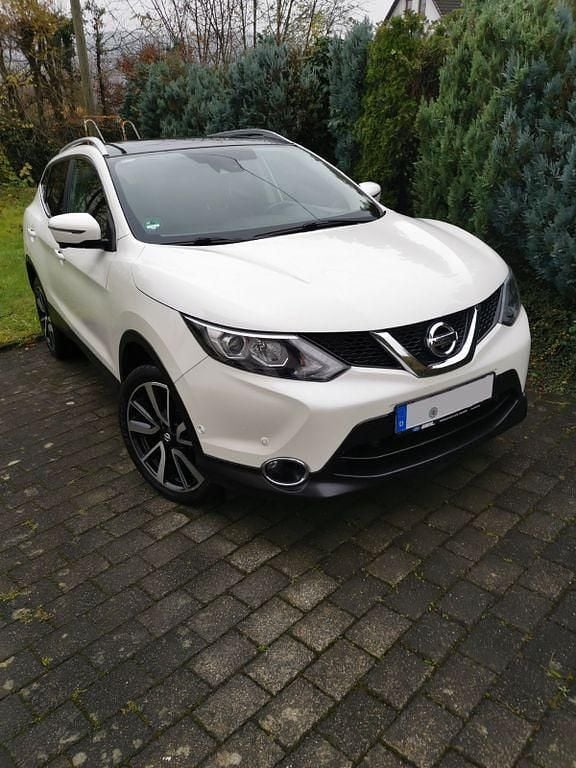 Gebraucht Nissan Qashqai Tekna 131 PS (96 kW) 2016 Weiß SUV