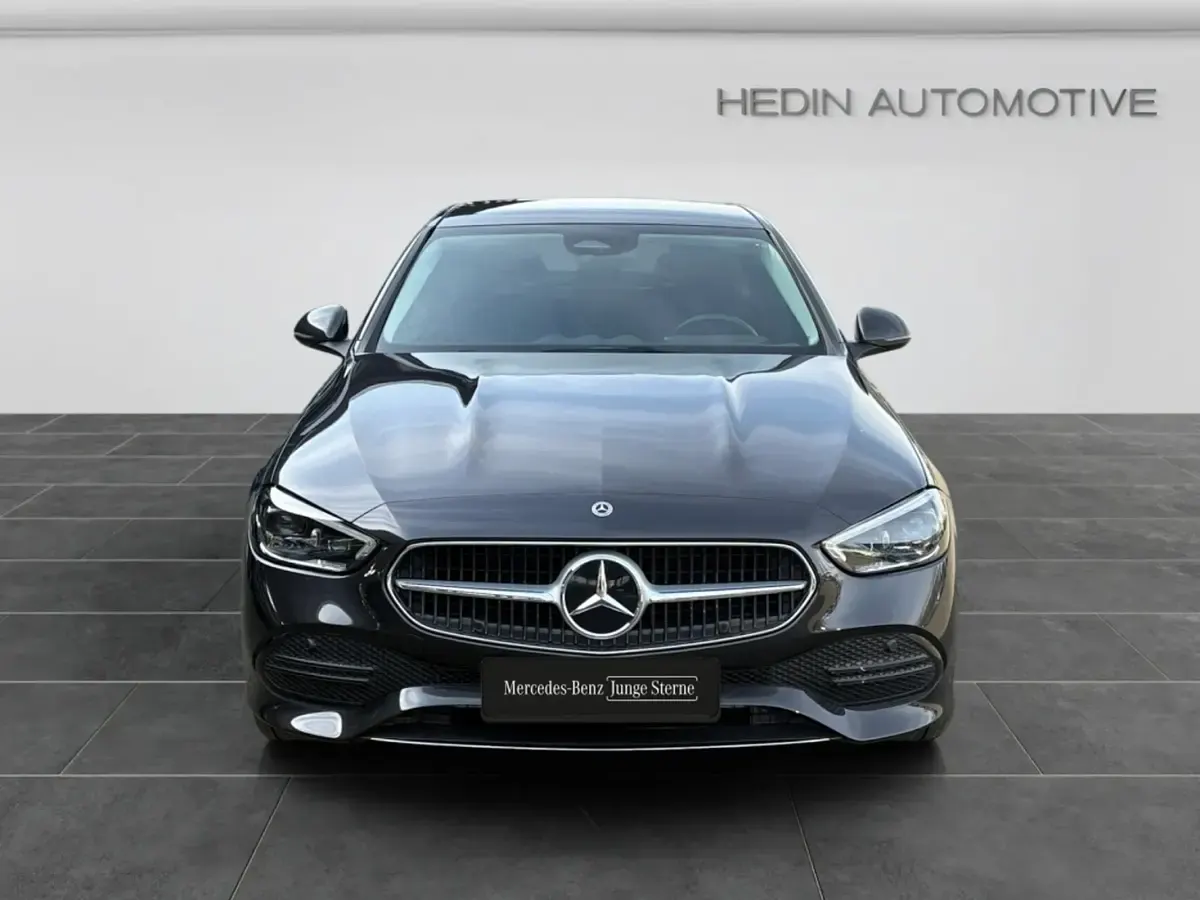 Gebraucht Mercedes E400 Avantgarde 185 PS (136 kW) 2024 Szary Limousine