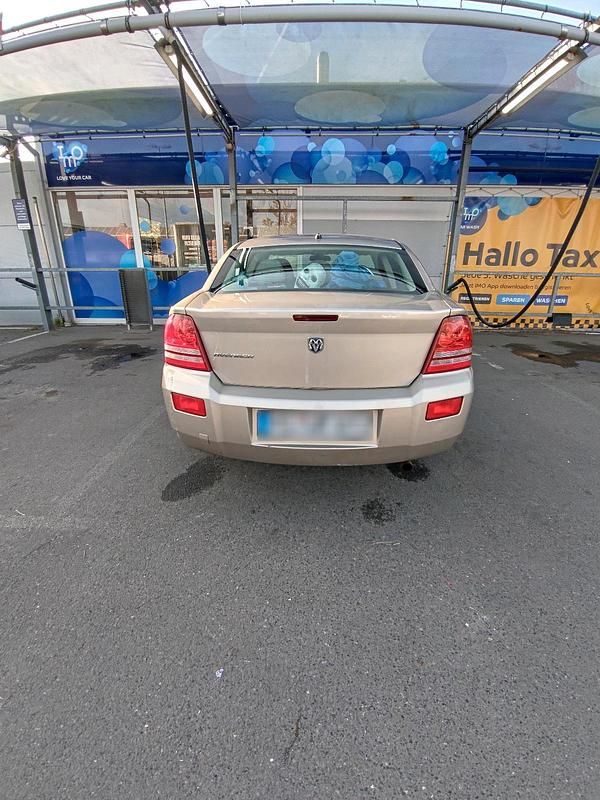 Gebraucht Dodge Avenger 156 PS (114 kW) 2008 Beige Limousine