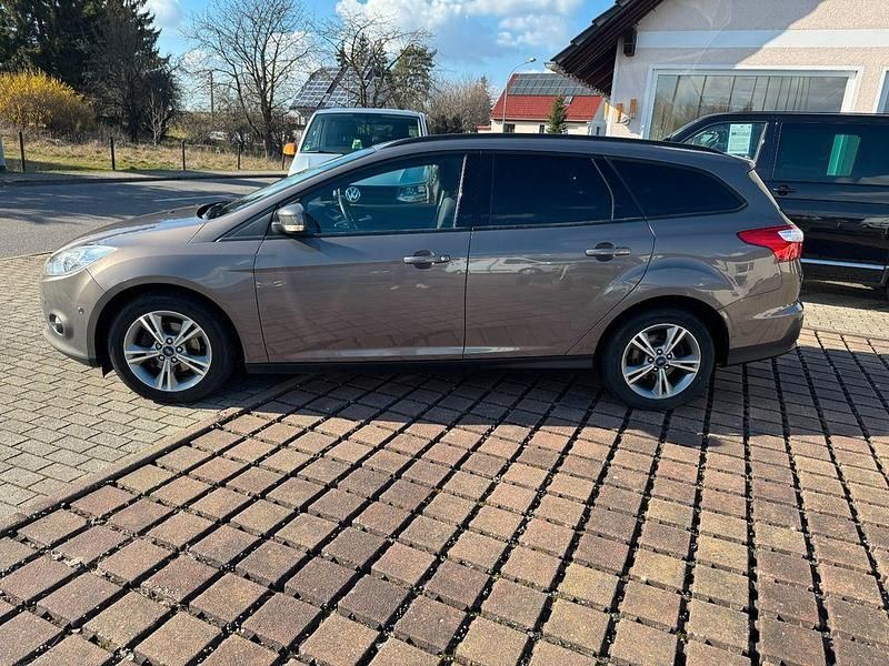 Gebraucht Ford Focus SYNC Edition 116 PS (85 kW) 2013 Braun Limousine