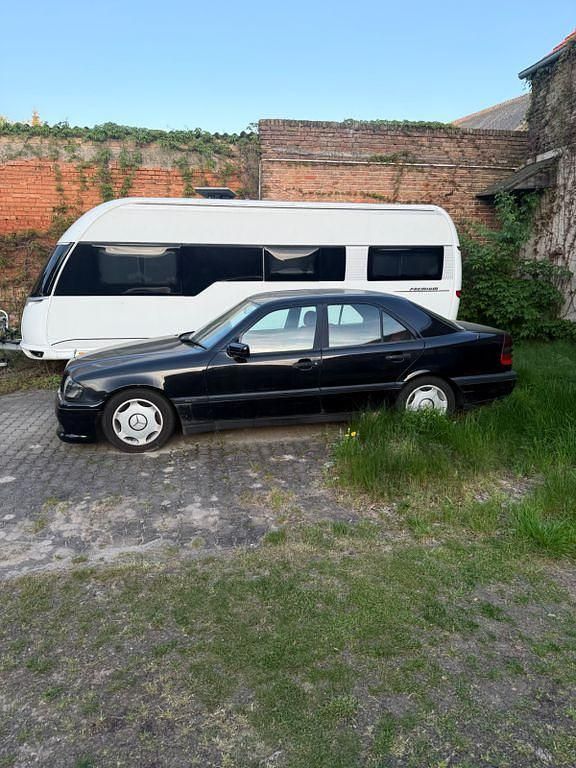 Gebraucht Mercedes C180 122 PS (89 kW) 1993 Schwarz Limousine