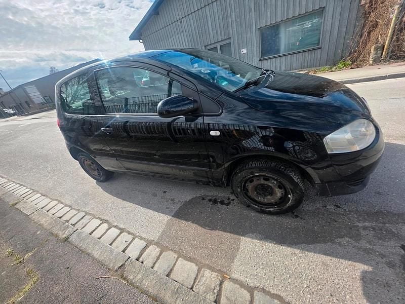 Second-hand VW Fox 55 CP (40 kW) 2005 Hatchback