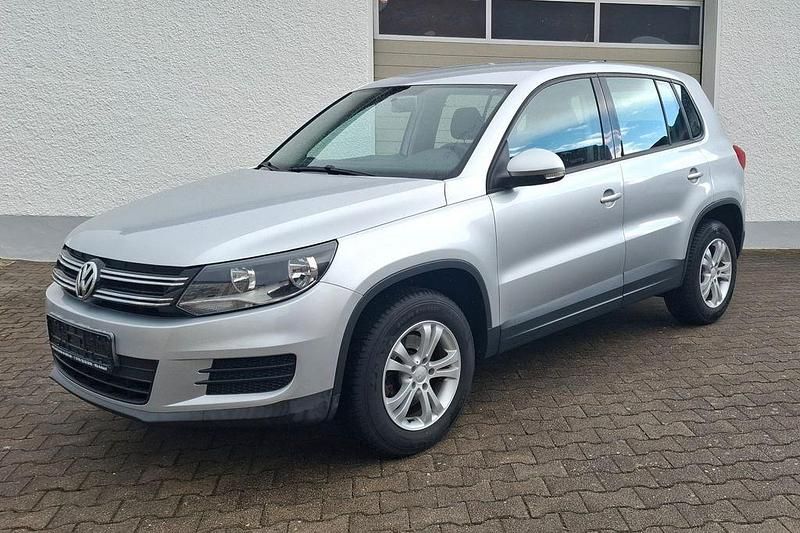 Gebraucht VW Tiguan Trendline 110 PS (80 kW) 2012 Grau SUV