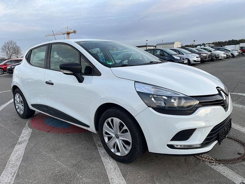 Weiß Gebraucht 2019 Renault Clio IV Life Limousine | 6.499 € (Guter Preis) - Bild 1/4