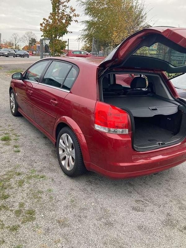 Gebraucht Opel Signum Edition 140 PS (102 kW) 2008 Rot Kleinwagen