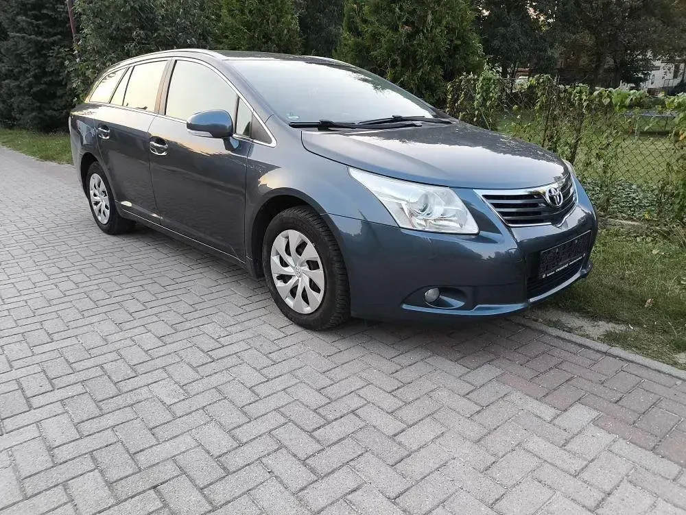 Gebraucht Toyota Avensis Sol 132 PS (97 kW) 2009 Grau Kombi