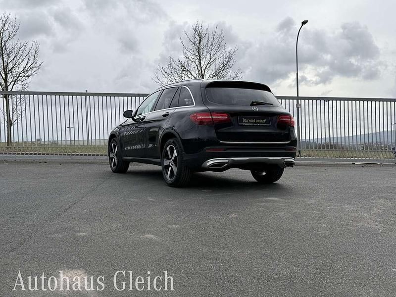 Gebraucht Mercedes GLC250 204 PS (150 kW) 2018 Schwarz  unilack SUV