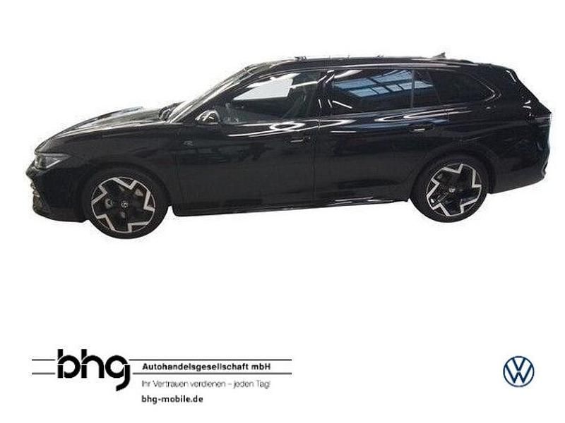 Schwarz Gebraucht 2025 VW Passat R-line Kombi | 42.930 € (Fairer Preis) - Bild 1/3