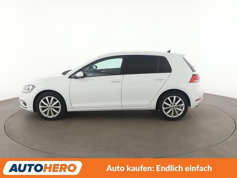 Gebraucht VW Golf Comfortline 116 PS (85 kW) 2018 Weiß Limousine