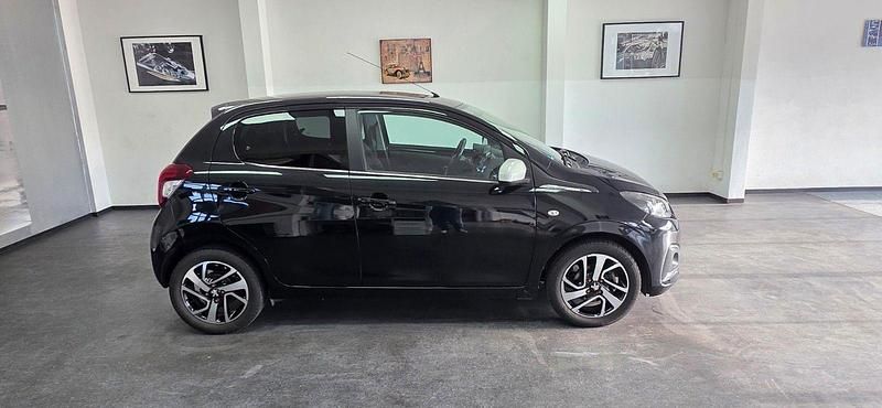 Schwarz Gebraucht 2015 Peugeot 108 Allure Kleinwagen | 6.990 € (Fairer Preis) - Bild 1/4