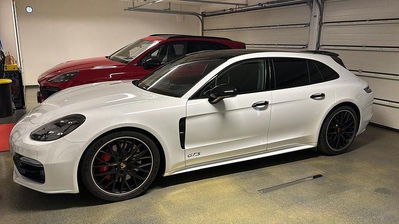 Weiß Gebraucht 2019 Porsche Panamera GTS Sport Turismo Limousine | 79.500 € (Guter Preis) - Bild 1/4