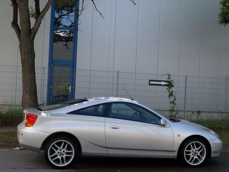 Gebraucht Toyota Celica 143 PS (105 kW) 1999 Silber