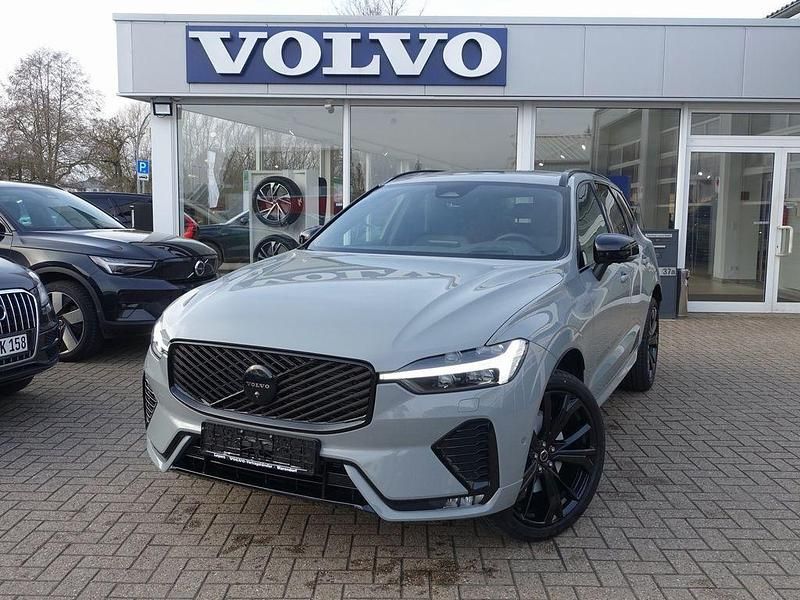 Neu Volvo XC60 Plus 250 PS (183 kW) 2026 Grau SUV