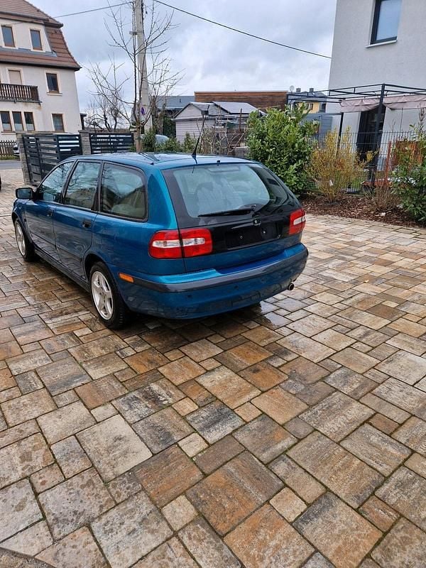 Gebraucht Volvo V40 140 PS (102 kW) 2002 Grün Kombi