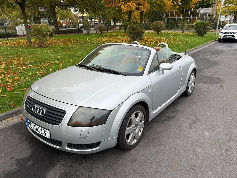 Silber Gebraucht 1999 Audi TT Roadster Sport Cabrio | 15.000 € - Bild 1/4