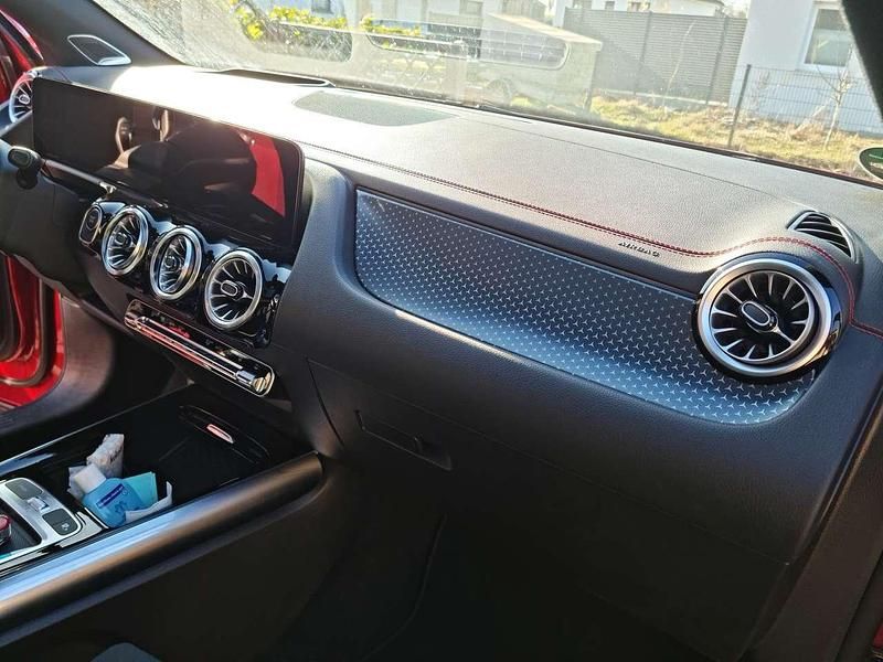 Gebraucht Mercedes EQA300 Style 167 kW (228 PS) 2023 Rot SUV