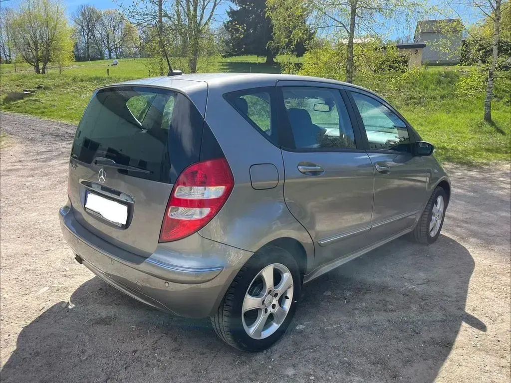 Gebraucht Mercedes A170 Elegance 116 PS (85 kW) 2008 Silber Van / Kleinbus