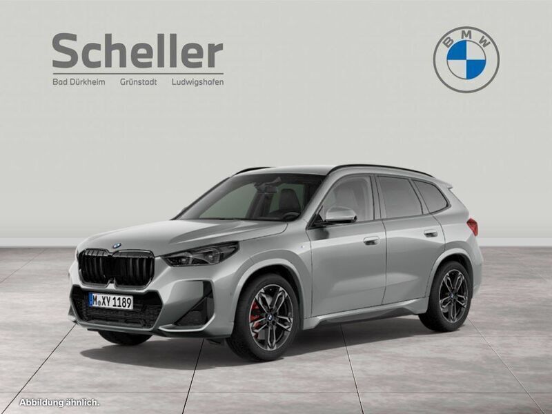 Silber Neu 2025 BMW X1 M Sport SUV | 61.712 € - Bild 1/4