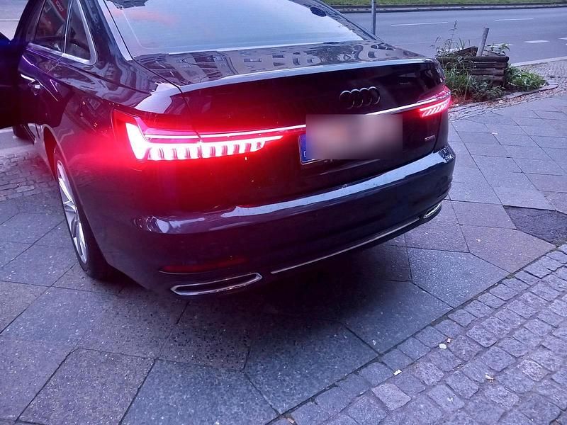 Blau Gebraucht 2020 Audi A6 Limousine | 29.500 € (Superpreis) - Bild 1/4