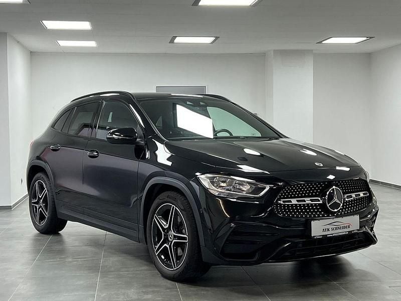 Schwarz Gebraucht 2022 Mercedes GLA200 AMG SUV | 26.990 € (Superpreis) - Bild 1/4
