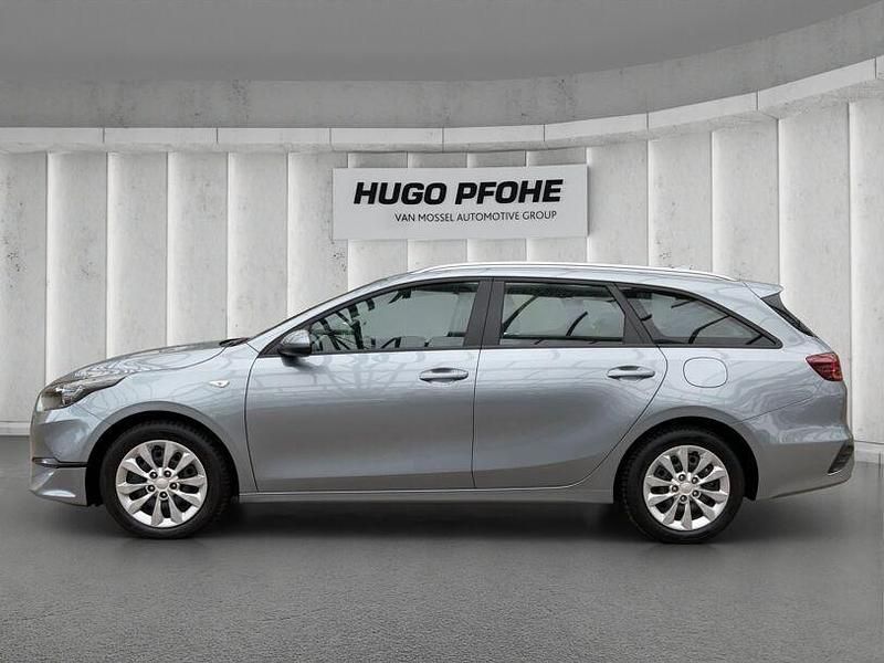 Gebraucht Kia Ceed Vision 101 PS (74 kW) 2023 Silber Kleinwagen