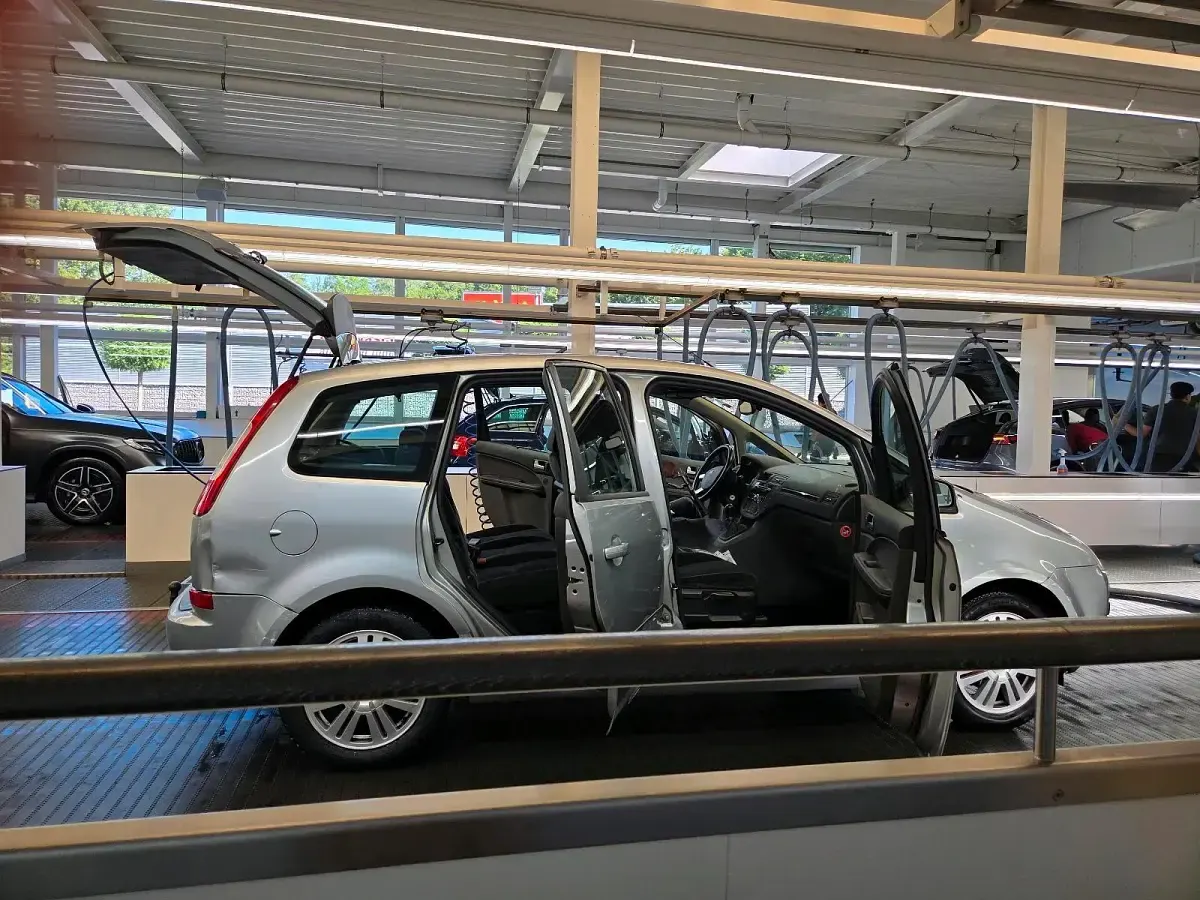 Gebraucht Ford C-MAX 116 PS (85 kW) 2005 Silber Van / Kleinbus