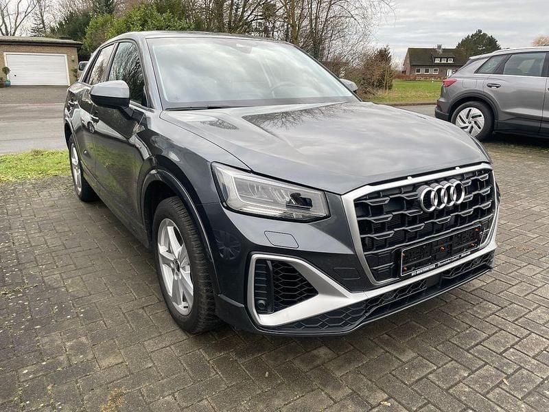 Gebraucht Audi Q2 S-Line 150 PS (110 kW) 2025 Grau SUV
