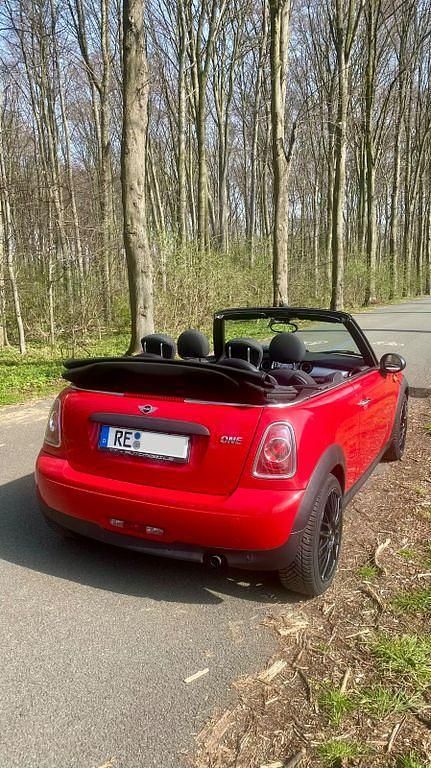 Gebraucht Mini One Cabriolet 98 PS (72 kW) 2013 Rot Cabrio
