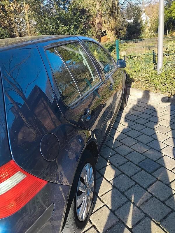 Gebraucht VW Golf IV 101 PS (74 kW) 2003 Blau Limousine